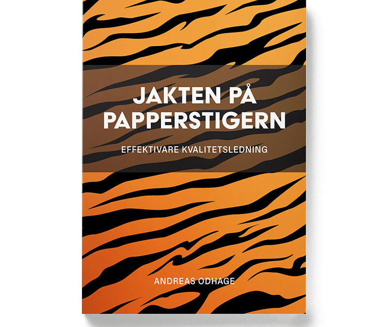 Framsidan av boken Jakten på papperstigern av Andreas Odhage